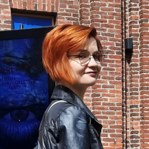 Elisa Myllys työskentelee LENE-arviointivälineen päivitytyksen parissa.